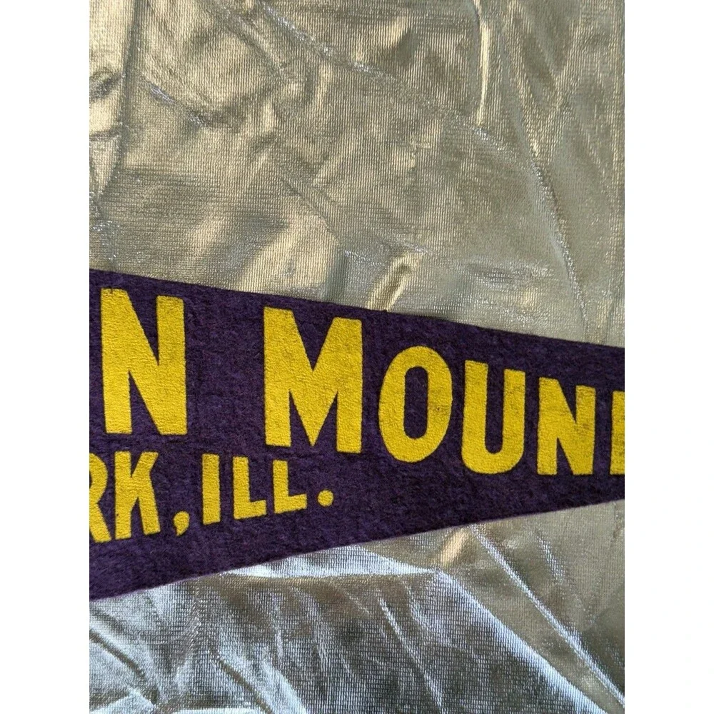 Vintage Dickson Mounds State Park Lewiston Illinois Pennant Flag Native American
